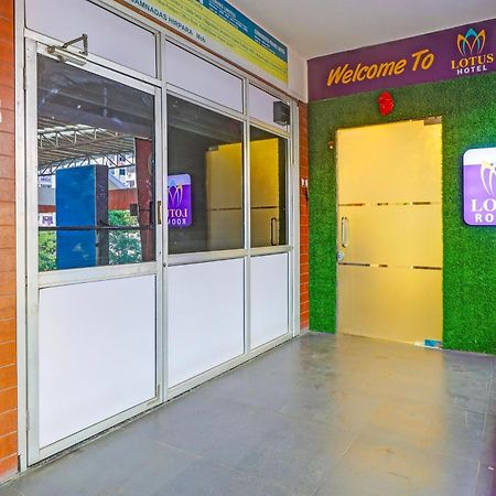 סוראט Hotel O Lotus Hotel מראה חיצוני תמונה