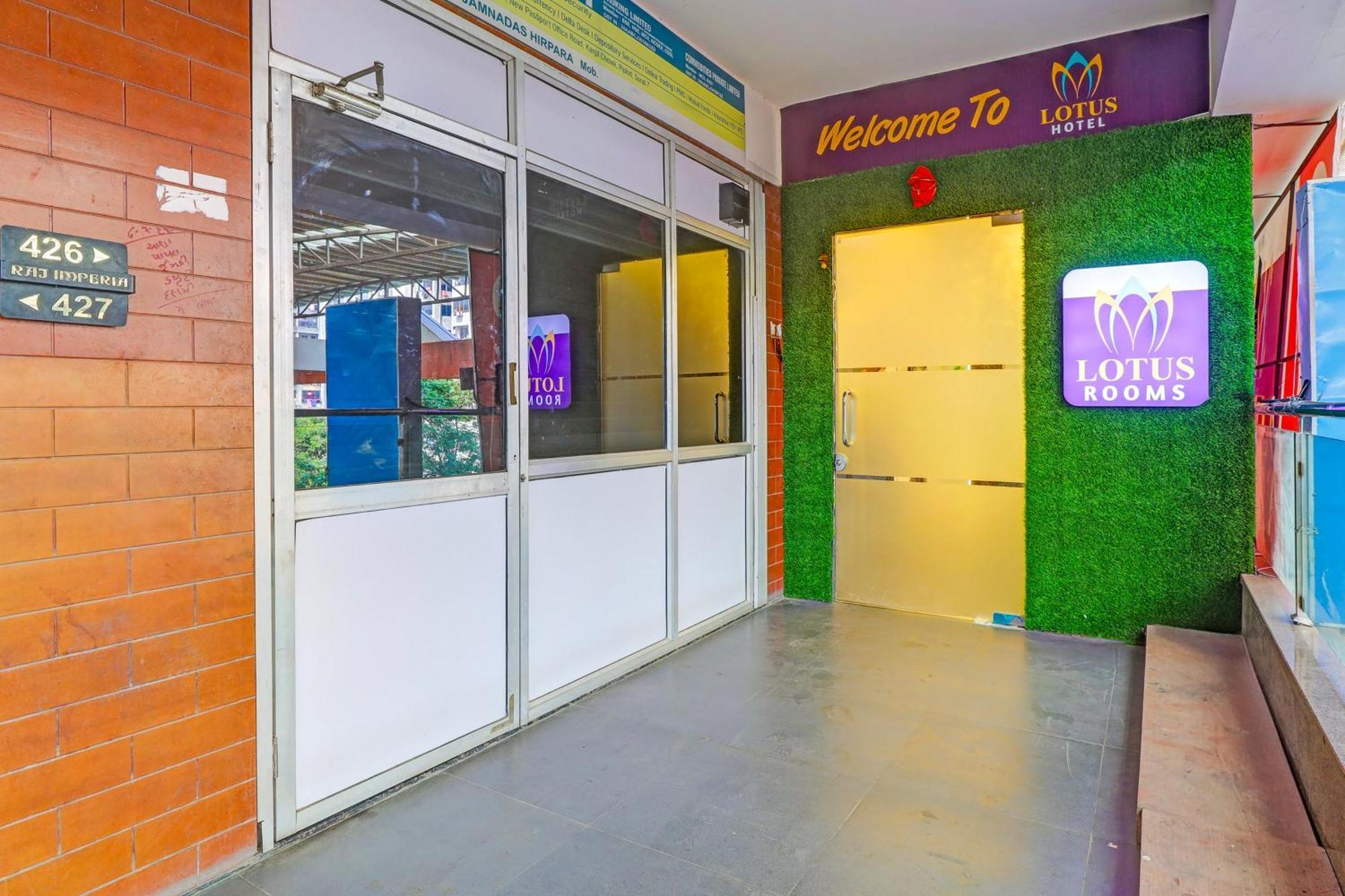 סוראט Hotel O Lotus Hotel מראה חיצוני תמונה