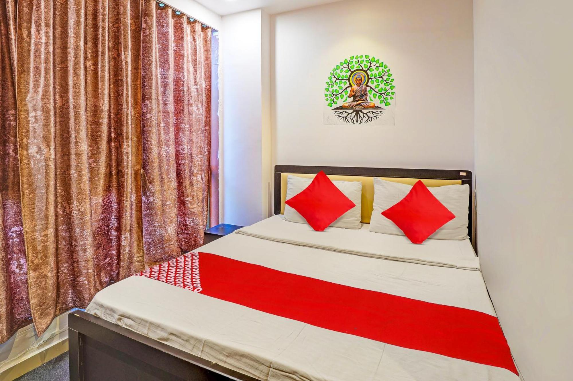 סוראט Hotel O Lotus Hotel מראה חיצוני תמונה
